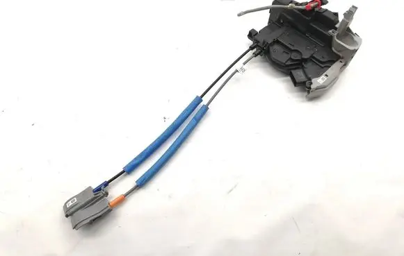 Hyundai Kona I Front door lock 