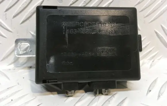 Mercedes-Benz ML W163 Aerial antenna amplifier 1638200289