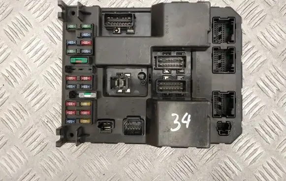 Citroen C5 Fuse module 9651197380