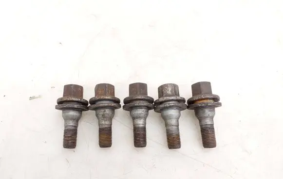 Peugeot 3008 II Nuts/bolts
