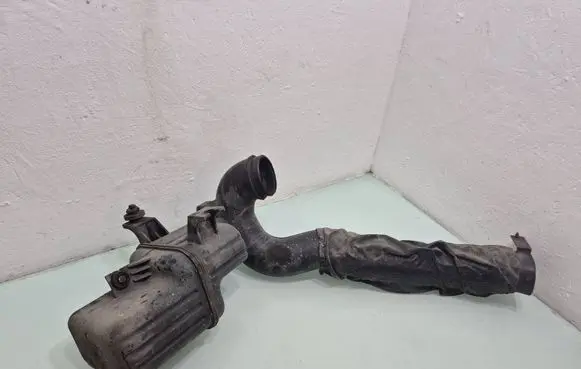 Opel Antara Intake resonator 20792675