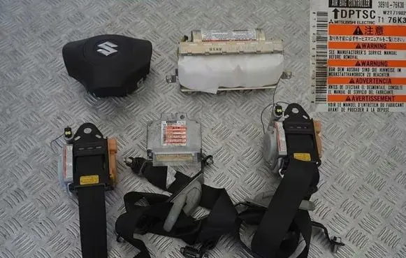 Suzuki Grand Vitara II Airbag set 3891076K3