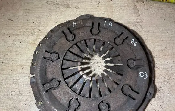 Audi A4 S4 B6 8E 8H Pressure plate 