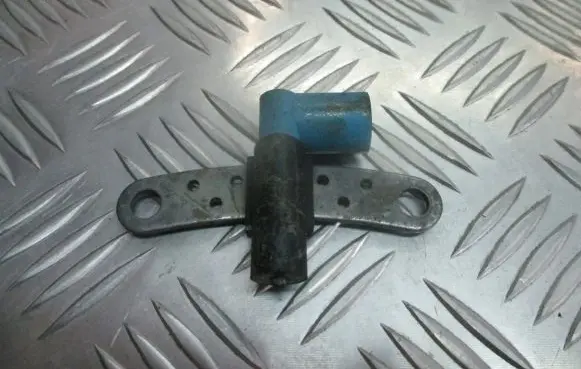 Renault Clio III Crankshaft position sensor
