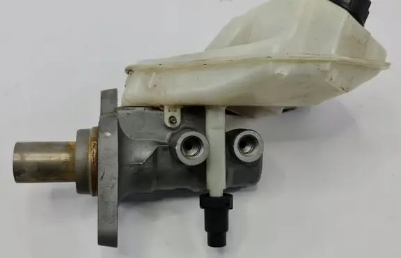 Volvo XC70 Master brake cylinder