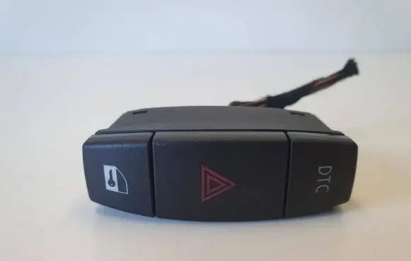 BMW 1 E82 E88 Hazard light switch 6945603