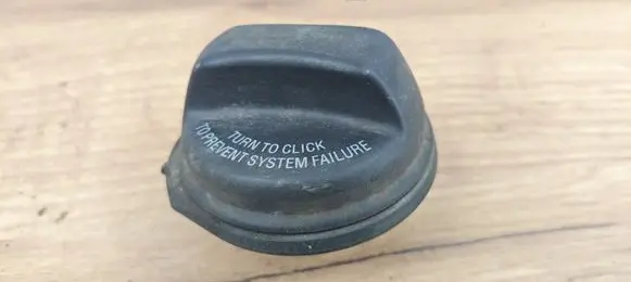 Volvo XC70 Fuel tank filler cap 