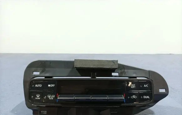 Toyota Corolla E160 E170 Climate control unit 5590002890