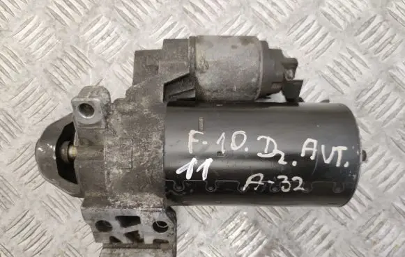 BMW 5 F10 F11 Starter motor 7798006 0001139002