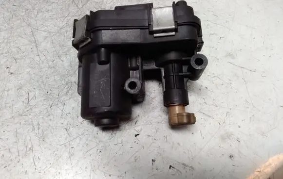 Opel Insignia A Intake manifold valve actuator/motor 6T03E4A3J