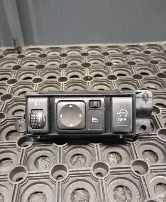 Nissan Juke I F15 Other switches/knobs/shifts 681RU BV90A