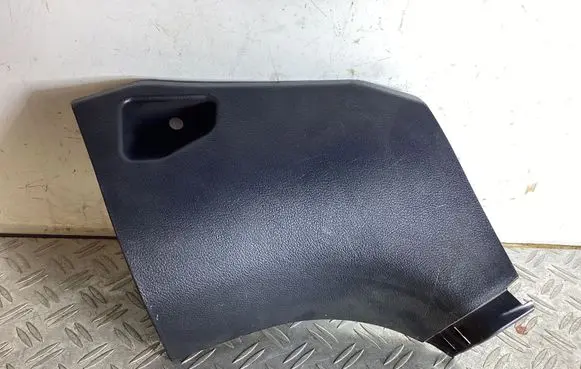 Foot area side trim