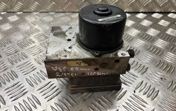 Volvo V70 ABS Pump 8671224
