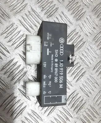 Volkswagen Polo Coolant fan relay 1J0919506M