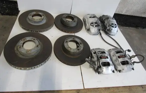 Porsche Panamera (970) Brake discs and calipers set B303
