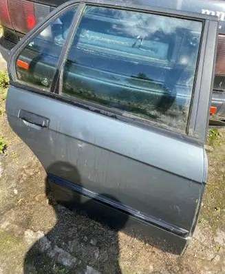 BMW 3 E30 Rear door