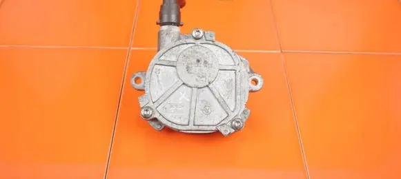 Mercedes-Benz C W204 Vacuum pump A2712301465 271952