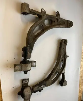 Subaru Impreza II Front lower control arm/wishbone