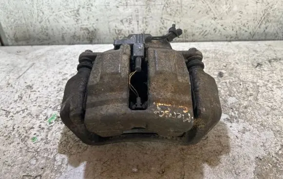 Mercedes-Benz C W203 Front brake caliper