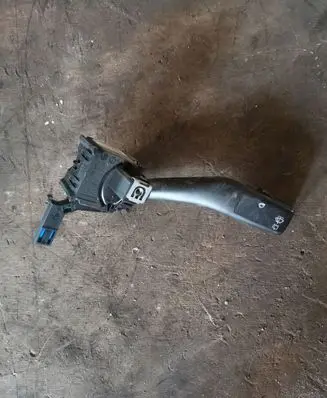 Volkswagen Golf V Wiper control stalk 1K0953519