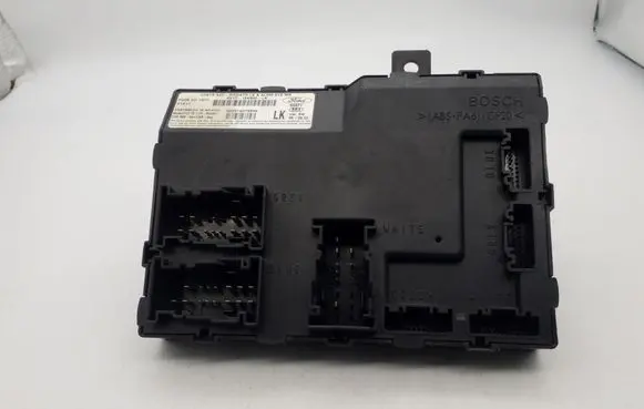 Ford Fiesta Comfort/convenience module AV1T15K600LK F005V01577