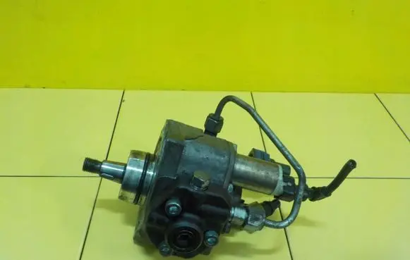 Opel Astra J Fuel injection high pressure pump 55490709