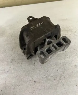 Seat Toledo II (1M) Engine mount bracket 