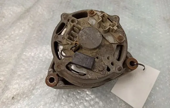 Mercedes-Benz COMPAKT W115 Generator/alternator 0120400856 1125884221