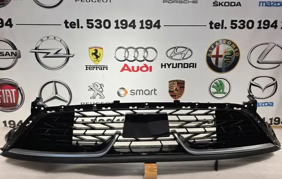 KIA Ceed Front bumper upper radiator grill 86561J7KB0