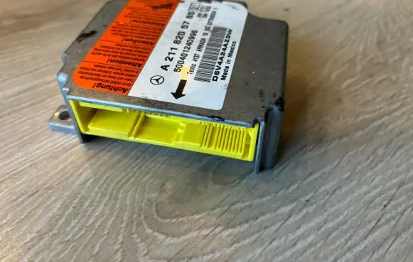 Mercedes-Benz E W211 Airbag control unit/module A2118205785 500401240996 6V4A24AZ3W