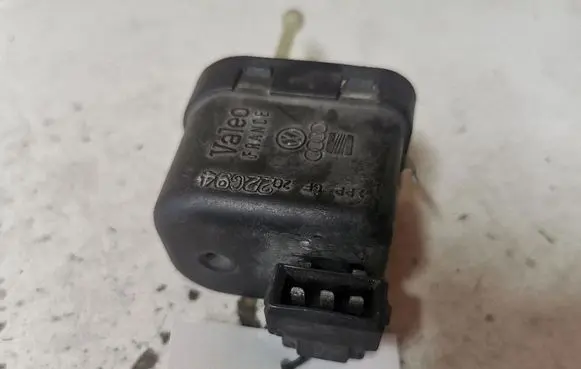 Audi A4 S4 B5 8D Headlight level adjustment motor 6K5941295