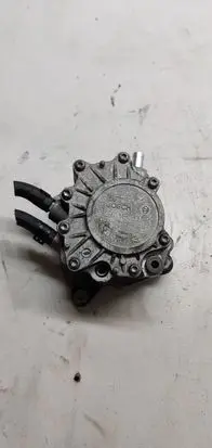 Volkswagen PASSAT B6 Vacuum pump 03G145209C