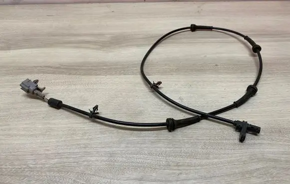 Nissan Qashqai ABS rear brake sensor 47900jd000
