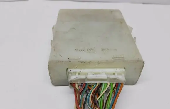 Suzuki Swift I Other control units/modules 3717162J12