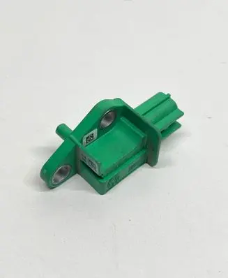 Volkswagen Golf V Airbag deployment crash/impact sensor 1K0909606 5WK43273