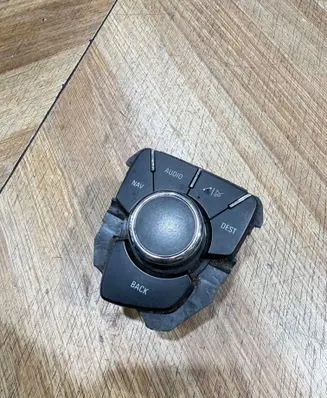 Opel Insignia A Multifunctional control switch/knob 13310070