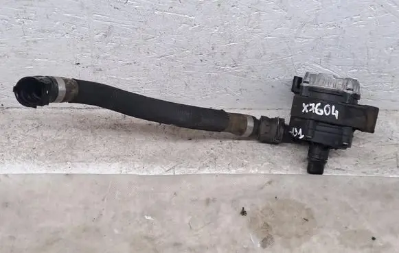 Opel Mokka B Water pump 9827567880