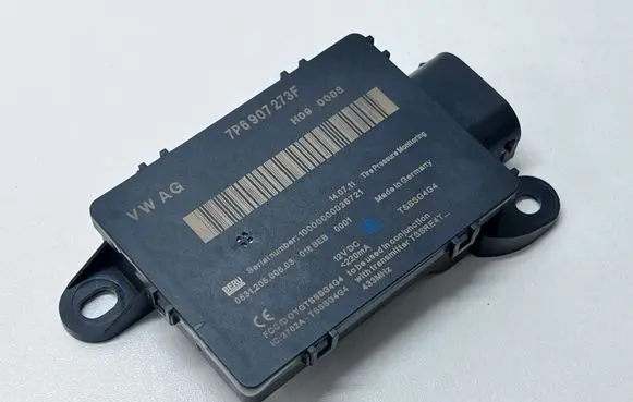 Volkswagen Touareg II Tire pressure control unit 7P6907273F