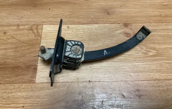 Peugeot Partner Loading door check strap stopper 9681466280 ES92