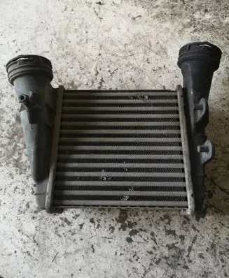 Volkswagen PASSAT B5.5 Intercooler radiator 3B0145806