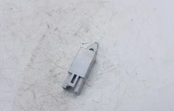 Lexus IS 220D-250-350 Other relay 9098004184