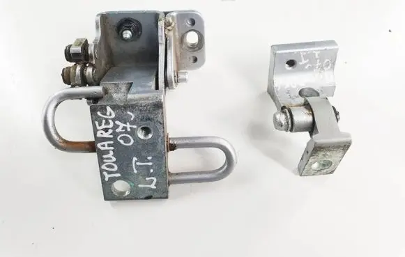 Volkswagen Touareg I Rear door hinge set 