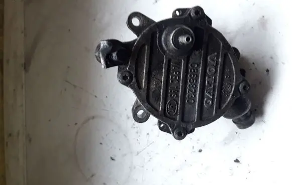 Volvo XC70 Vacuum pump