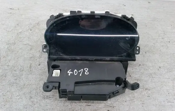 Toyota Yaris Speedometer (instrument cluster) 21655865-3