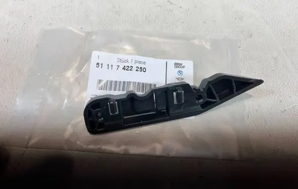 BMW 3 G20 G21 Fender mounting bracket 7422250