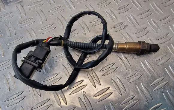 Volkswagen Transporter - Caravelle T5 Lambda probe sensor 057906262A