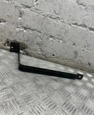 Battery bracket