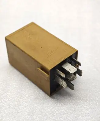 BMW 5 E60 E61 Window control relay 61368384505 V23141B300A15
