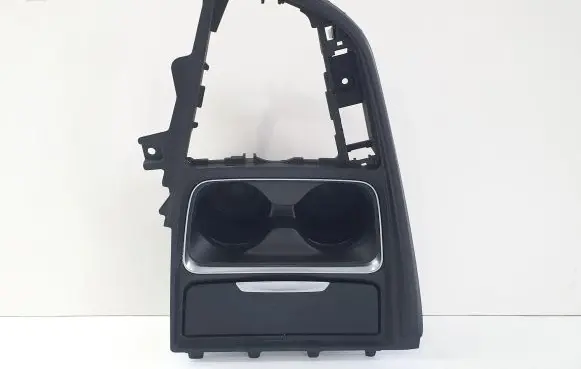 Cup holder front