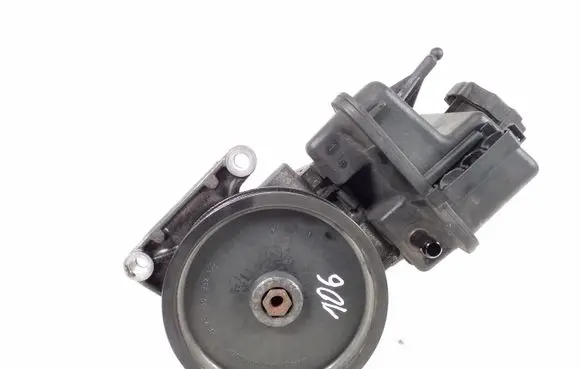 Mercedes-Benz E C207 W207 Power steering pump A0064662601